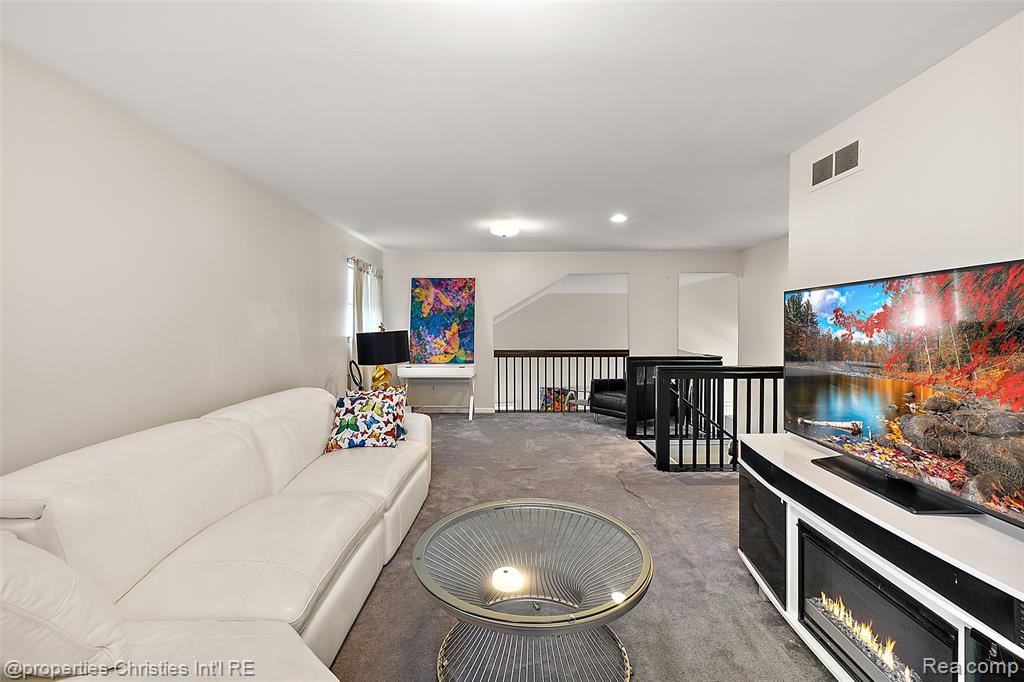 781 Saint Clair Street, Detroit, MI 48214 — Photo 29