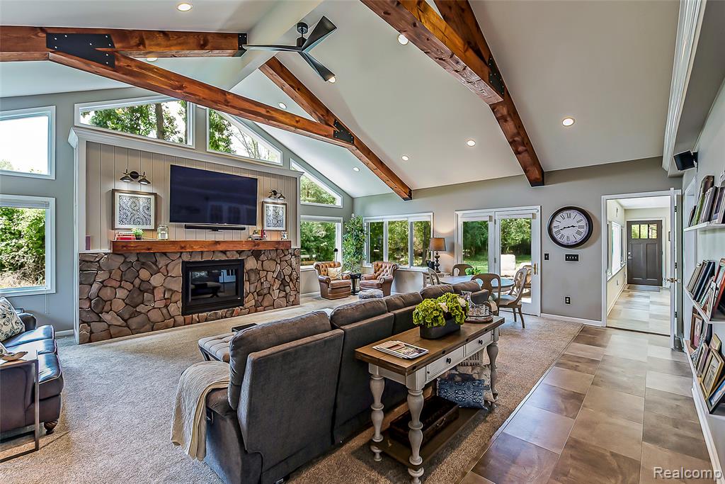 4990 Broomfield Lane, West Bloomfield, MI — Photo 32