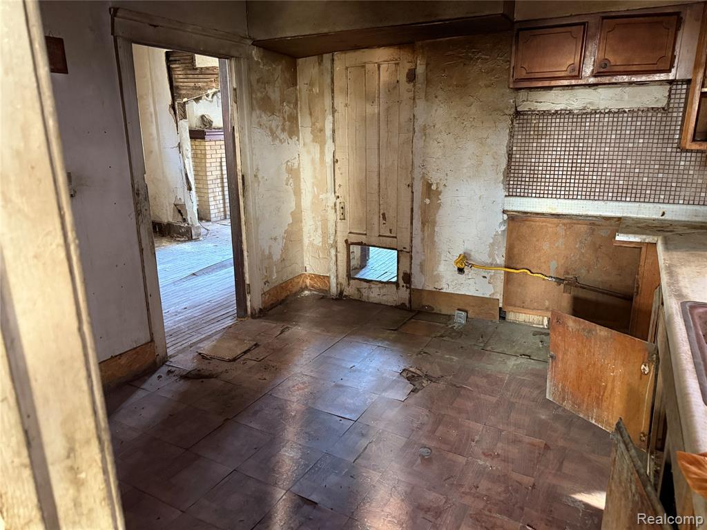 3883 Garland Street, Detroit, MI 48214 — Photo 5