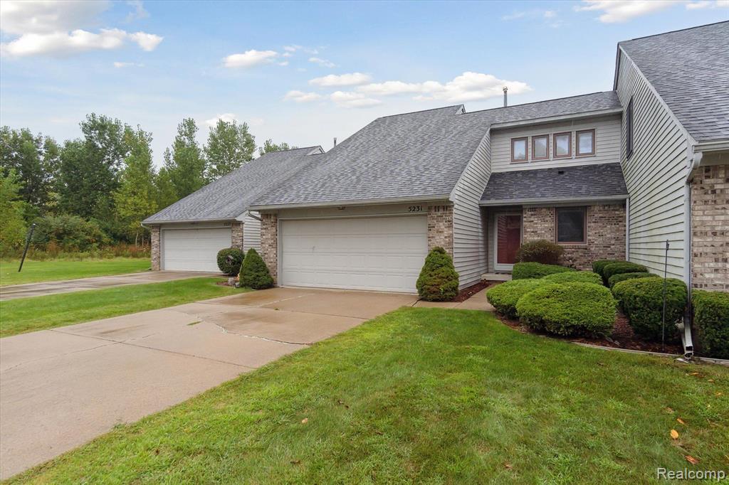 5231 COUNTRY WOOD Lane, Grand Blanc, MI 48439 — Photo 3