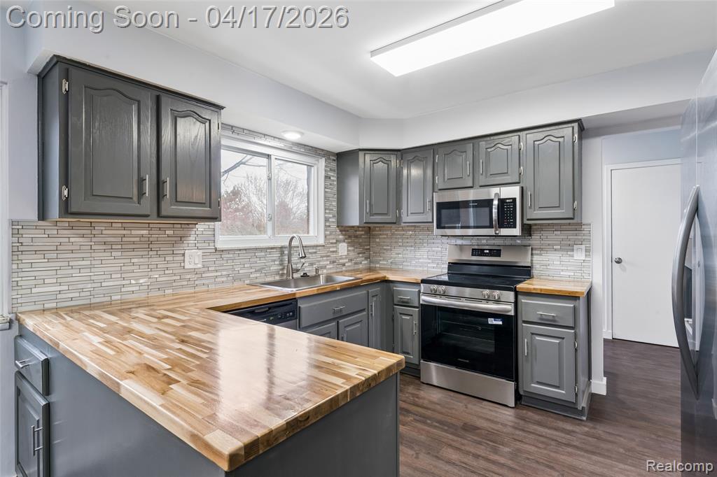 337 Bella Vista Drive, Grand Blanc, MI 48439 — Photo 10