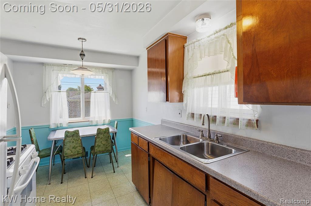8801 Whitlock Avenue, Dearborn, MI 48126 — Photo 5