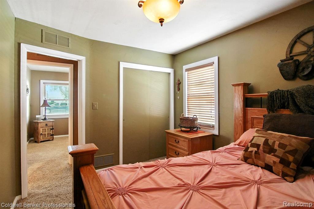 4022 Meigs Avenue, Waterford, MI 48329 — Photo 17