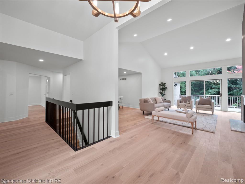 2459 HICKORY GLEN Drive, Bloomfield Hills, MI 48304 — Photo 3