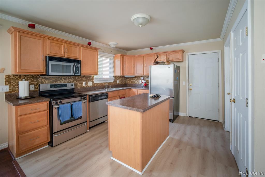 28136 Fortson Lane, Inkster, MI 48141 — Photo 6