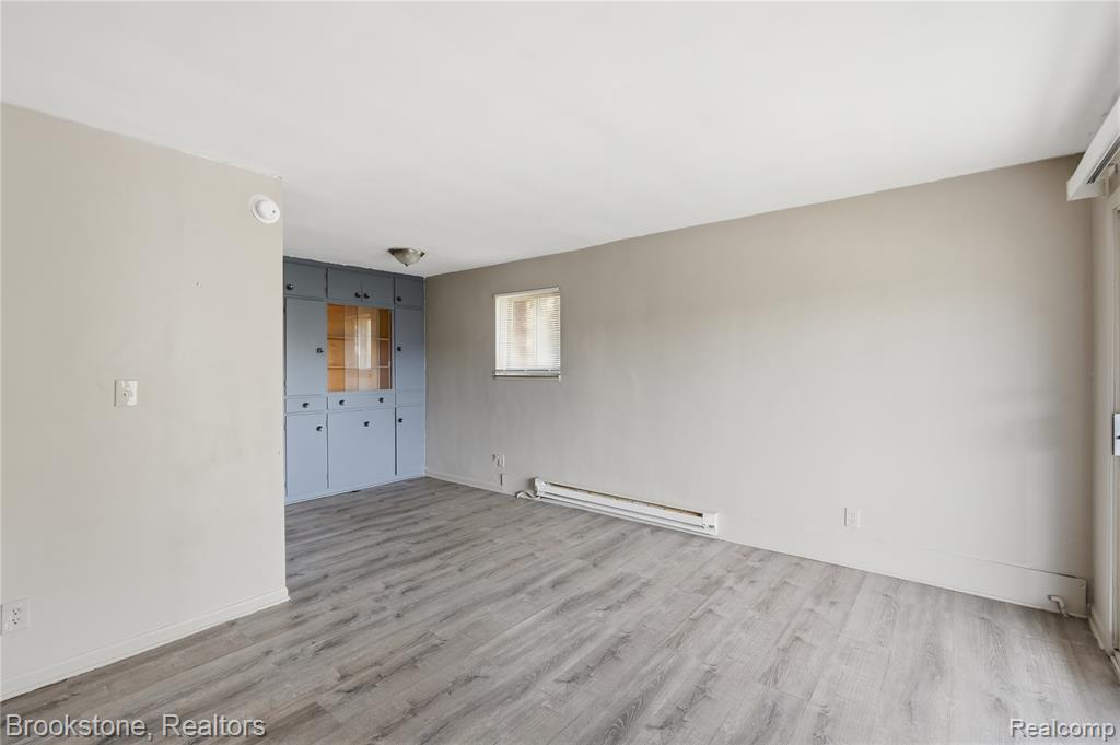 9439 Chalmers Street - Photo 5