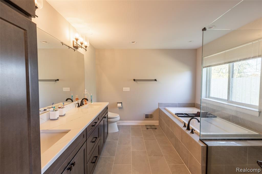 5092 Westminster Avenue, Troy, MI 48085 — Photo 32