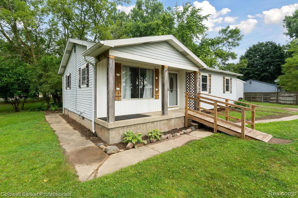 326 EAST Street, Holly, MI 48442 — Photo 2