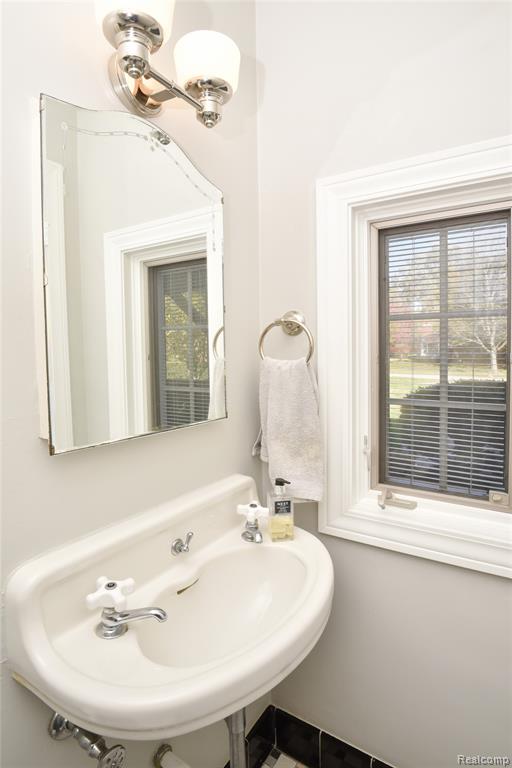 32470 Norchester Street, Beverly Hills, MI 48025 — Photo 19