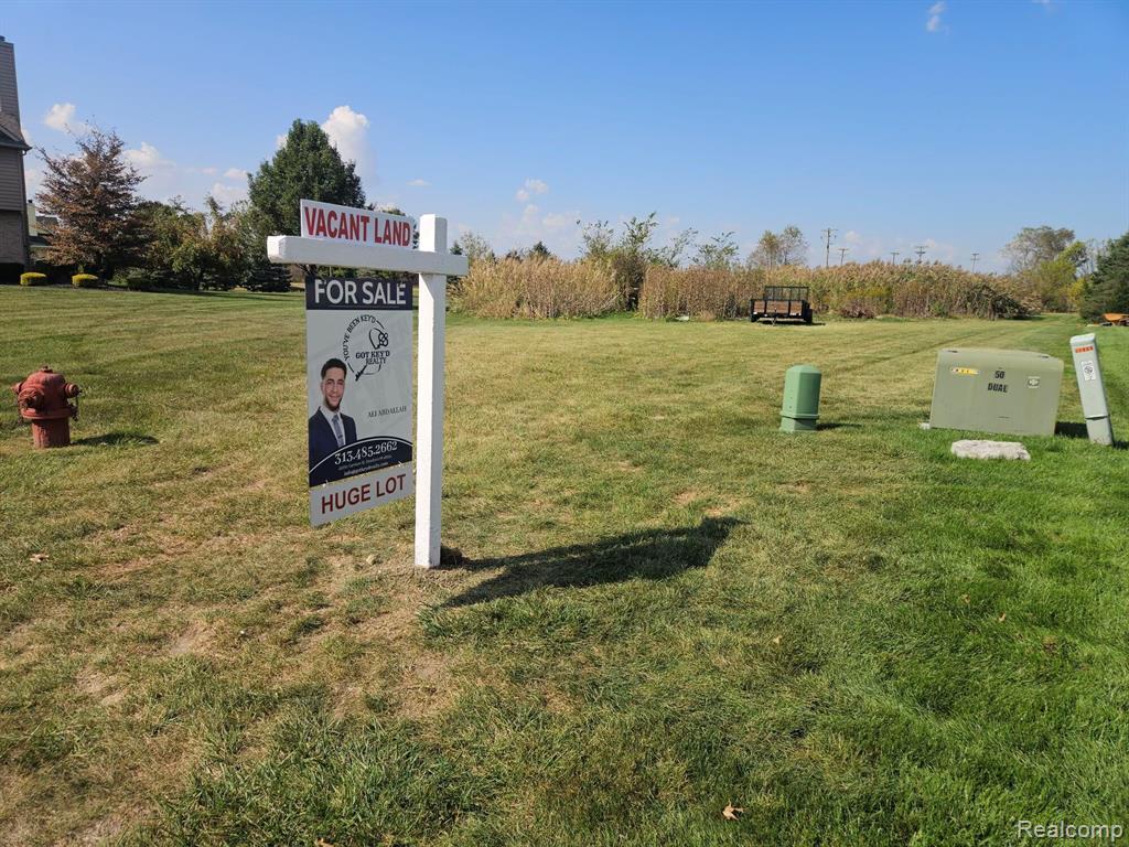 37870 Cottonwood Court, Huron, MI 48164