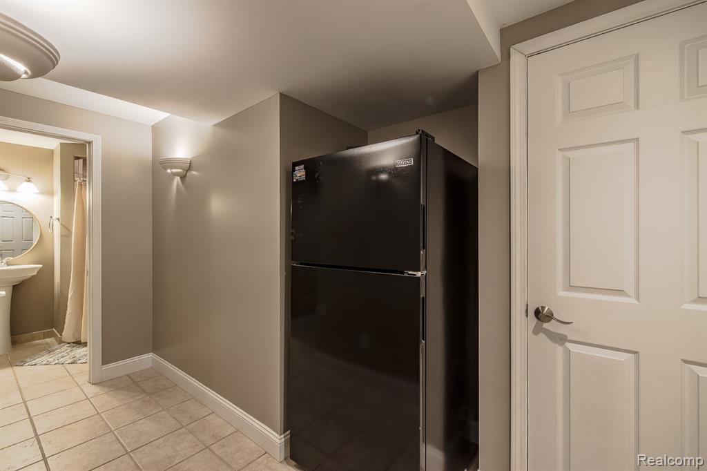 8640 Newport Drive, White Lake, MI — Photo 68