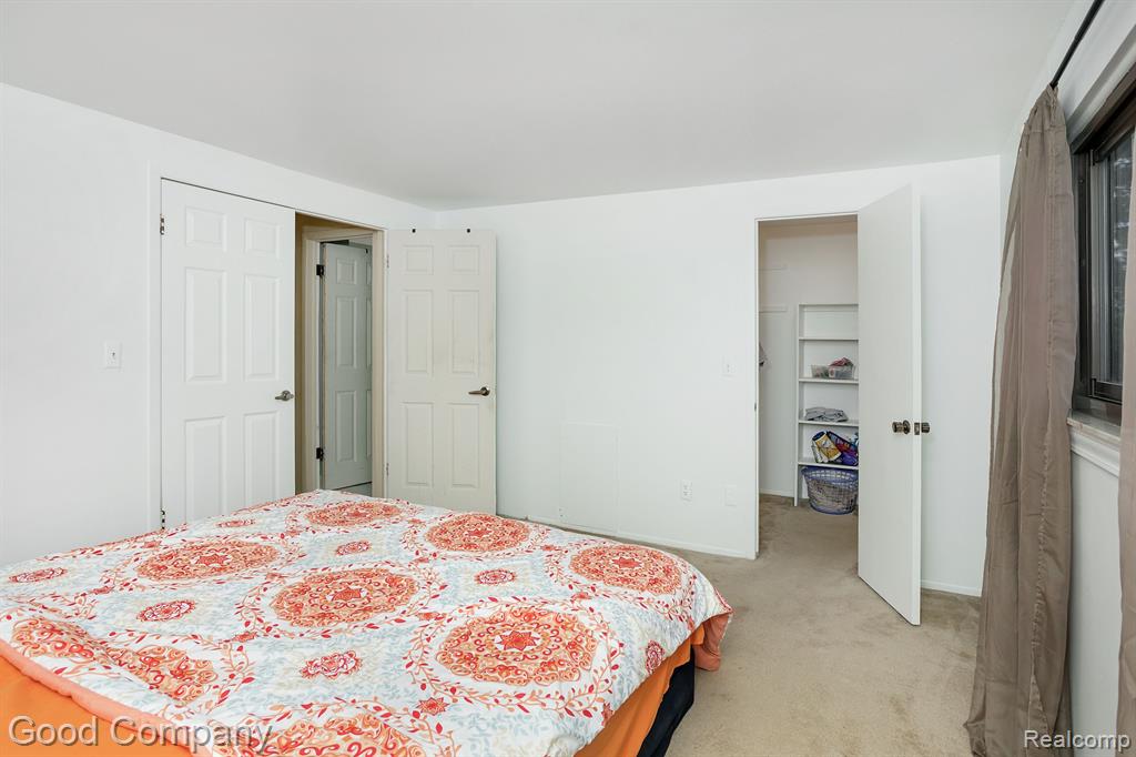 28562 REGENT Court S, Southfield, MI 48076 — Photo 15