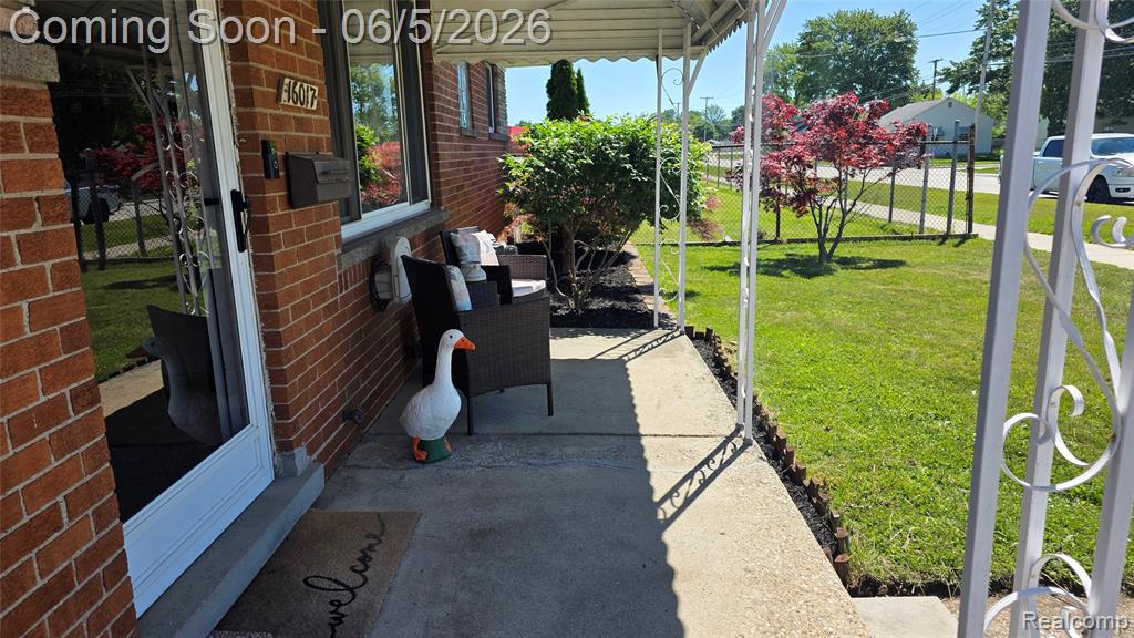 16017 Chestnut Street, Roseville, MI 48066 — Photo 5