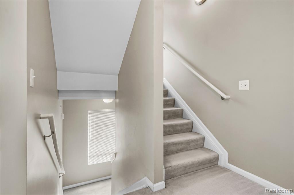 1081 Foxboro, 27, Troy, MI 48083 — Photo 4