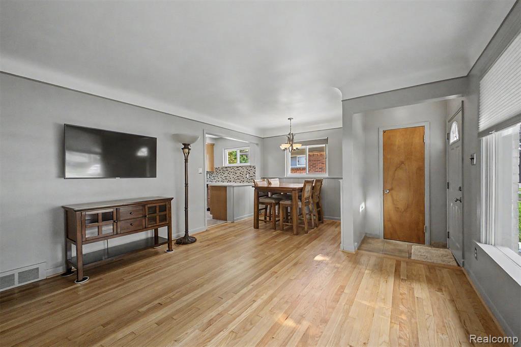 9904 Fox Avenue, Allen Park, MI 48101 — Photo 5