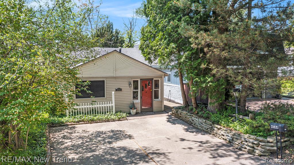 4044 Fieldview Avenue, West Bloomfield, MI 48324 — Photo 12
