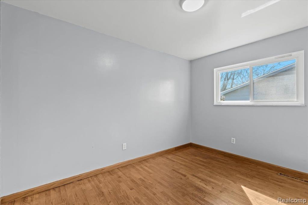 7242 HOUGHTON Drive, Davison, MI 48423 — Photo 9