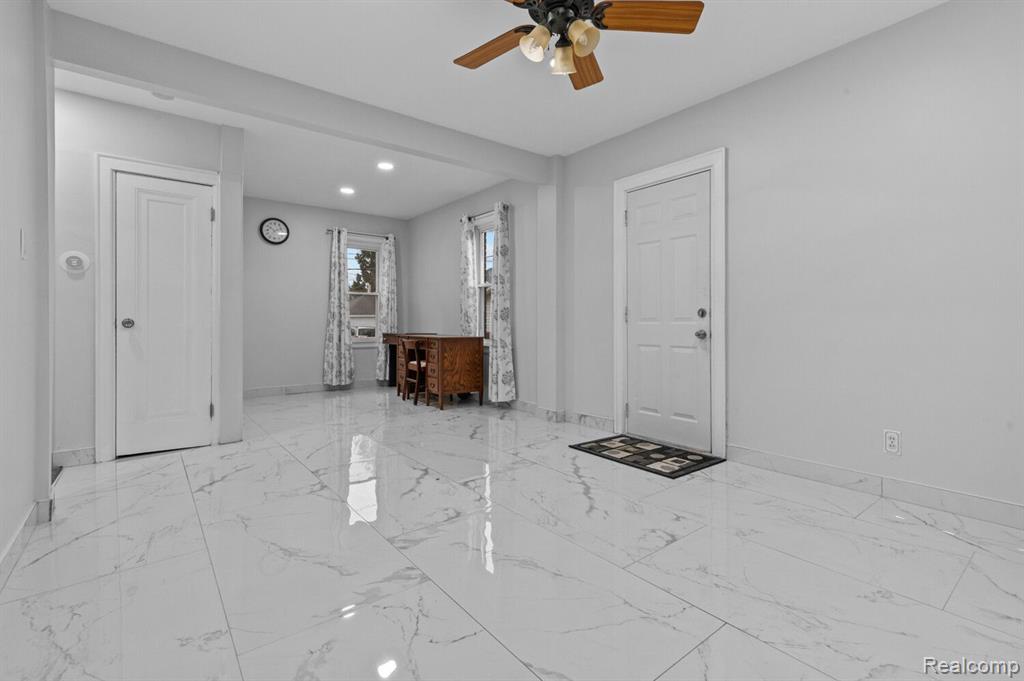 6838 HARTWELL Street, Dearborn, MI 48126 — Photo 10