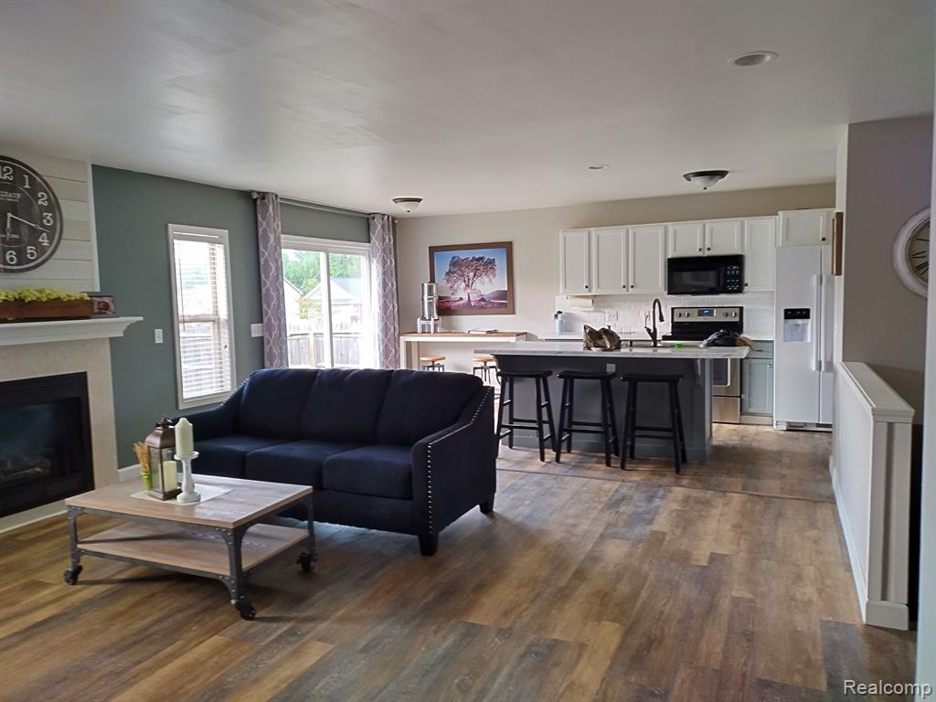 7484 WALNUT Drive, Goodrich Vlg, MI — Photo 32
