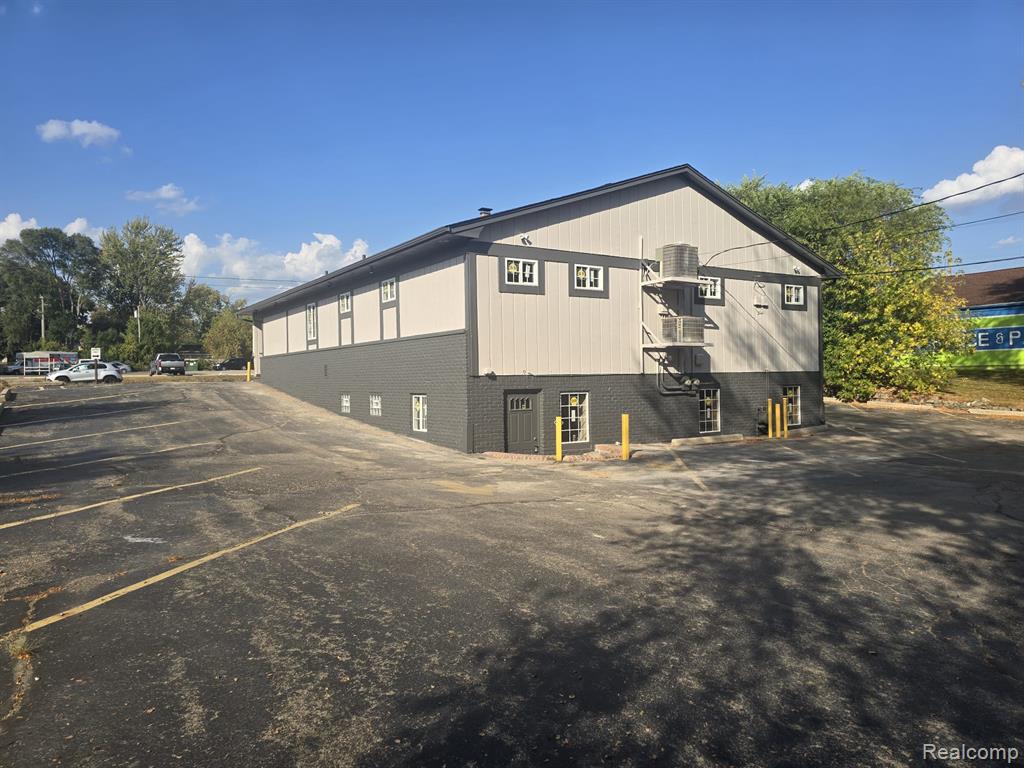 1095 W Huron Street, Waterford, MI 48328 — Photo 3