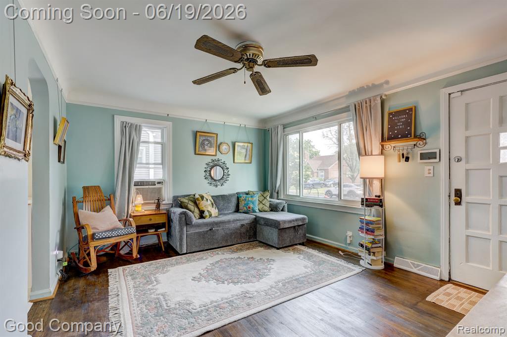 521 E Chesterfield Street, Ferndale, MI 48220 — Photo 2