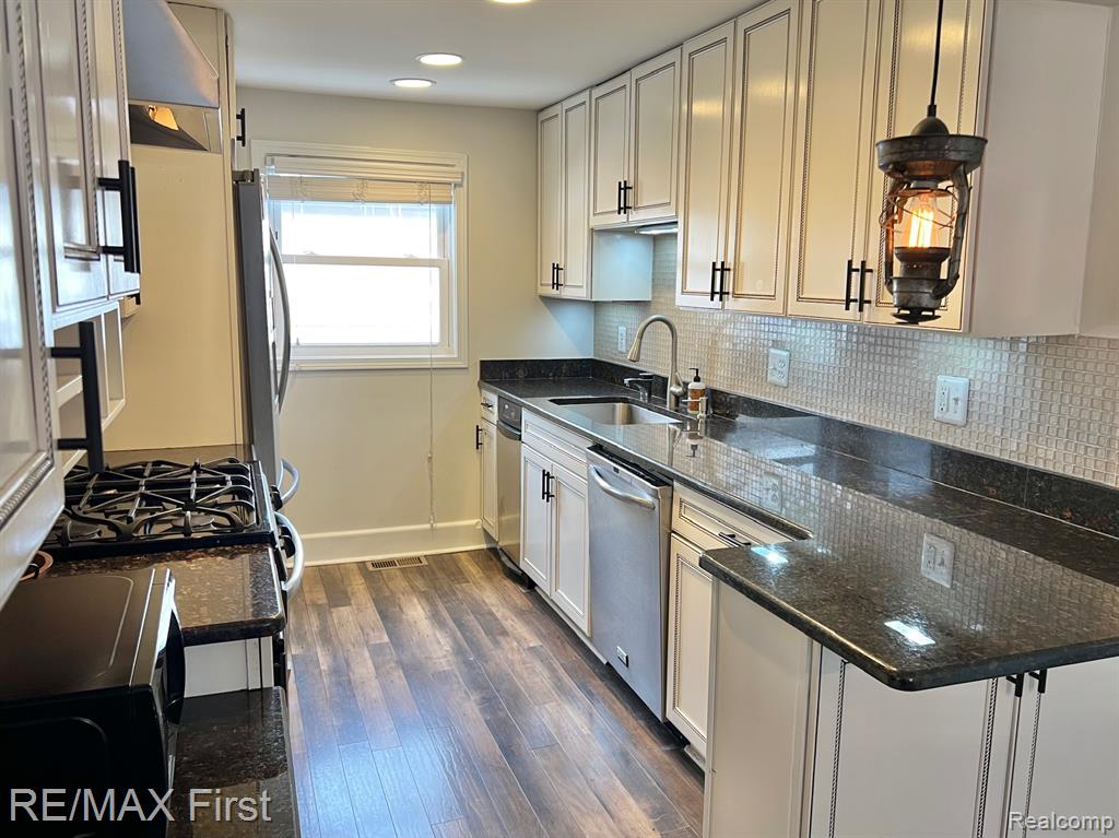416 Josephine Avenue, Royal Oak, MI 48067 — Photo 7
