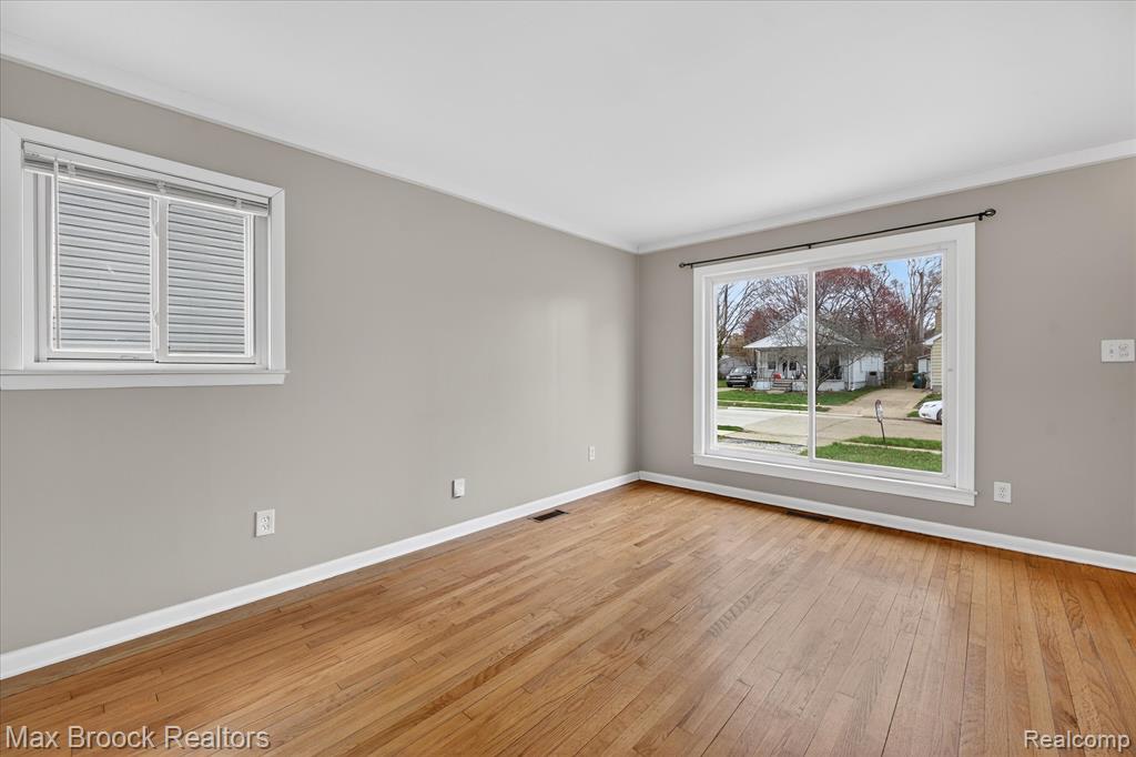 23448 Easterling Avenue, Hazel Park, MI 48030 — Photo 8