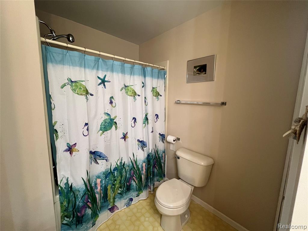 839 Oakwood Drive, Howell, MI 48843 — Photo 4