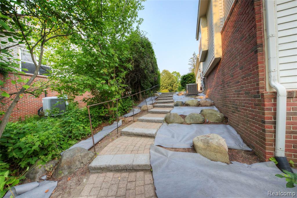 4269 Warrington Drive, Wixom, MI 48393 — Photo 38