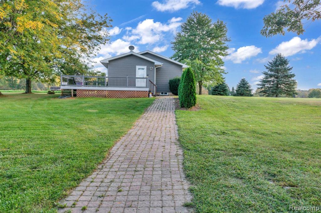 925 S Gregory Street, Fowlerville, MI 48836 — Photo 3