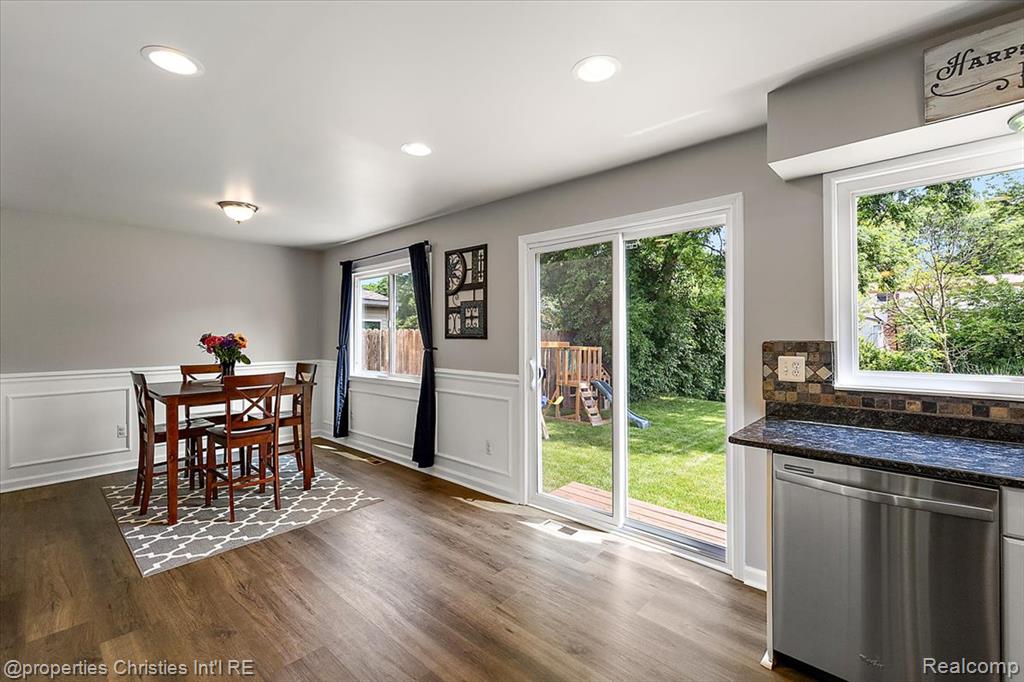 555 Worthington Road, Canton, MI 48188 — Photo 17