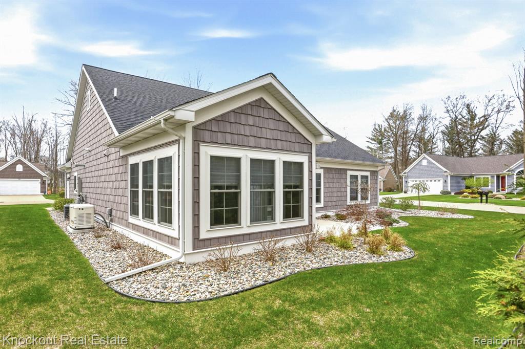 7422 Aspen Creek Drive, Midland, MI 48642 — Photo 37