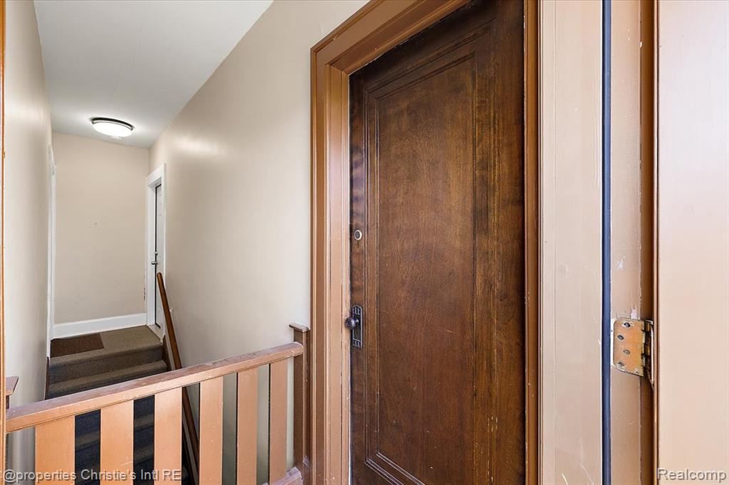 829 Beaconsfield Ave, Grosse Pointe Park, MI 48230 — Photo 36