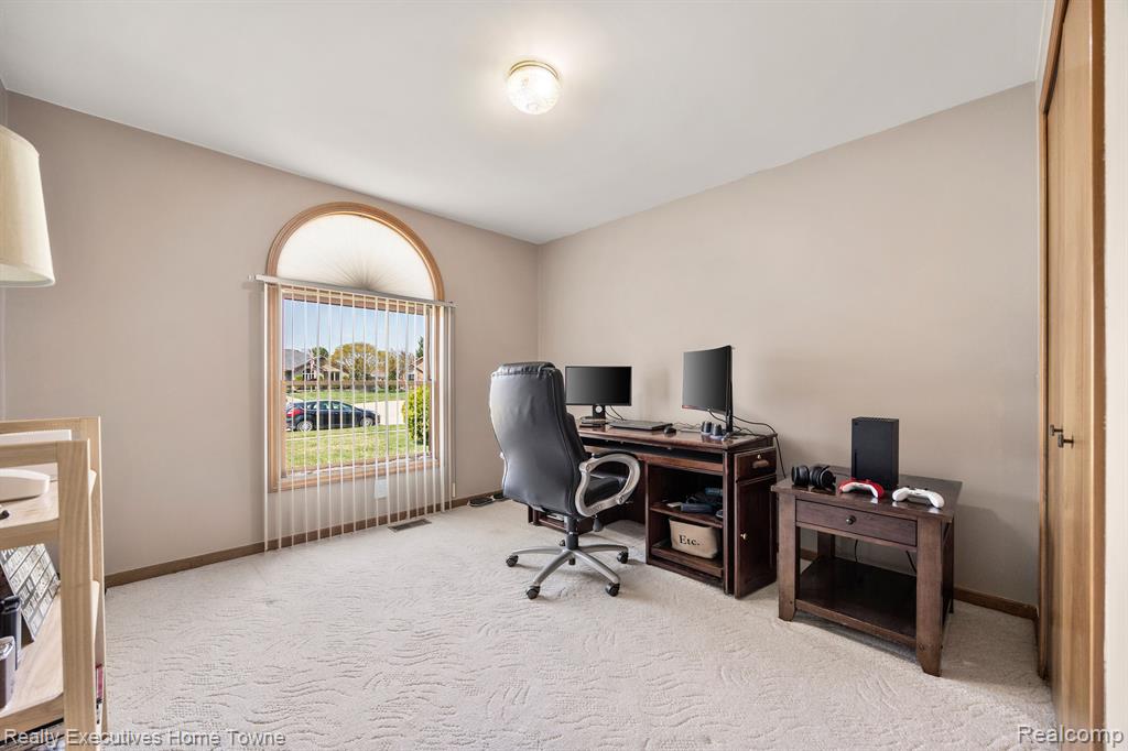 57946 EMERALD, Washington, MI — Photo 15