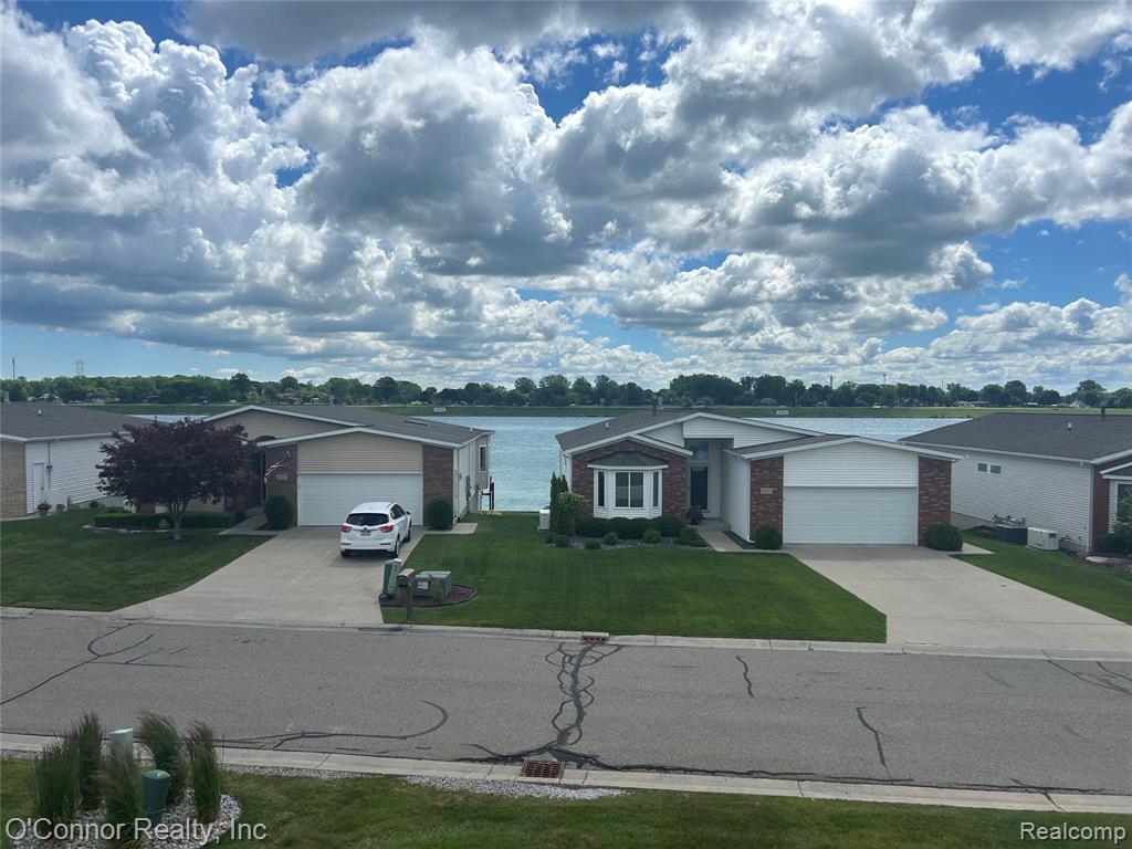 821 Crystal Lane, Marysville, MI 48040 — Photo 4