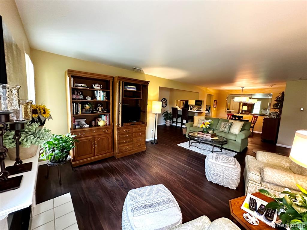 6536 Shetland Court, Utica, MI 48316 — Photo 8