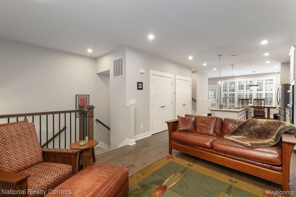 211 Sydney Court, Plymouth, MI 48170 — Photo 3