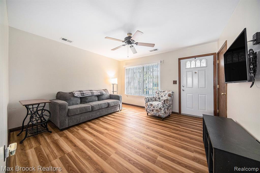 1719 KNOWLES Street, Ypsilanti, MI 48198 — Photo 4