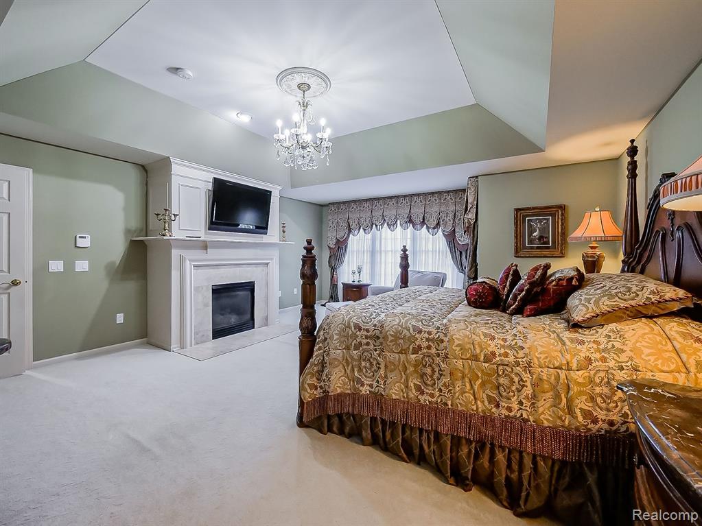 6866 CAMBRIDGE, West Bloomfield, MI — Photo 18