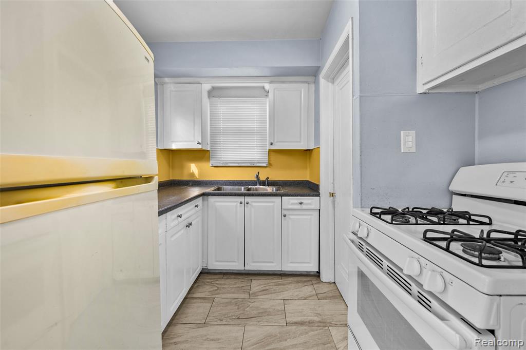 12203 Grandmont Avenue, Detroit, MI 48227 — Photo 13