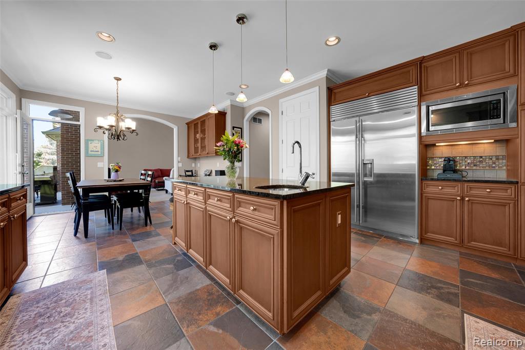 4502 Forest Edge Lane, West Bloomfield, MI 48323 — Photo 29