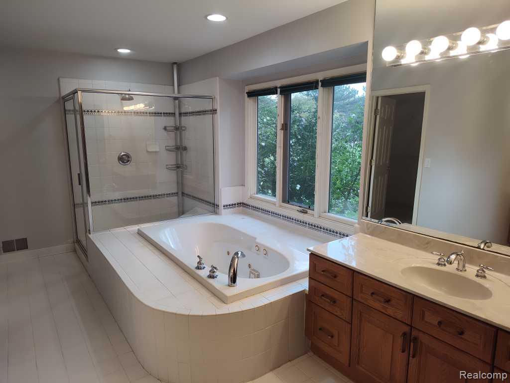 1339 Pond Bluff Way, Brighton, MI 48114 — Photo 25