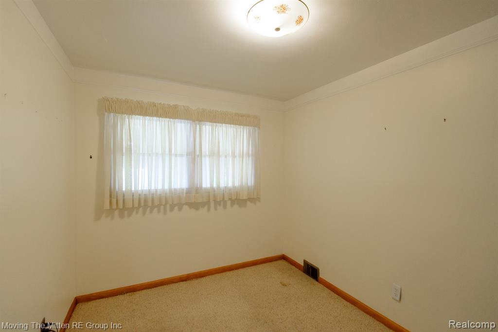 9668 Farmington Road, Livonia, MI 48150 — Photo 18