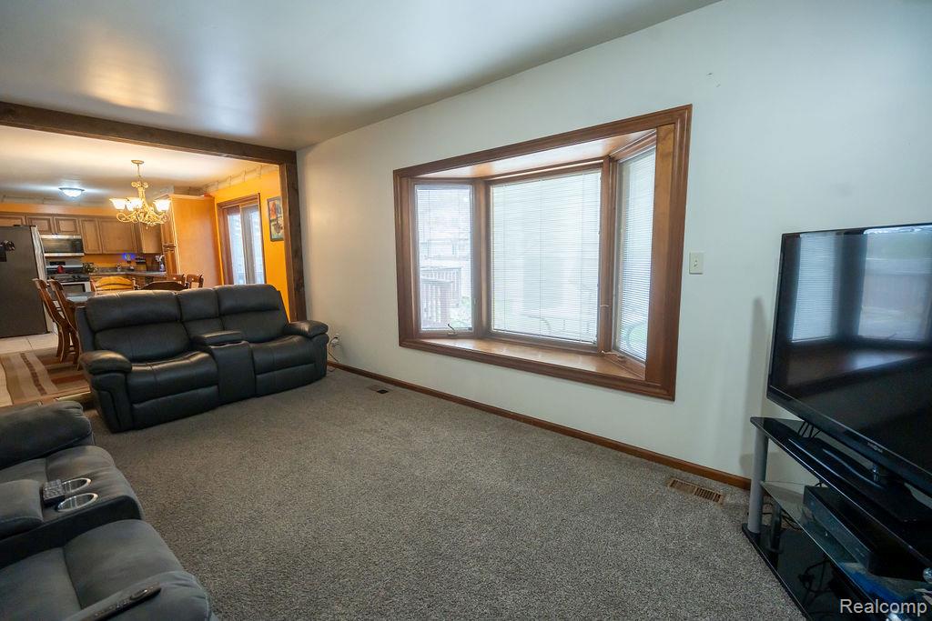 19495 Wherle Drive, Riverview, MI 48193 — Photo 20