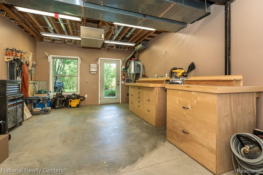 7914 BROOKWOOD Drive, Clarkston, MI 48348 — Photo 30