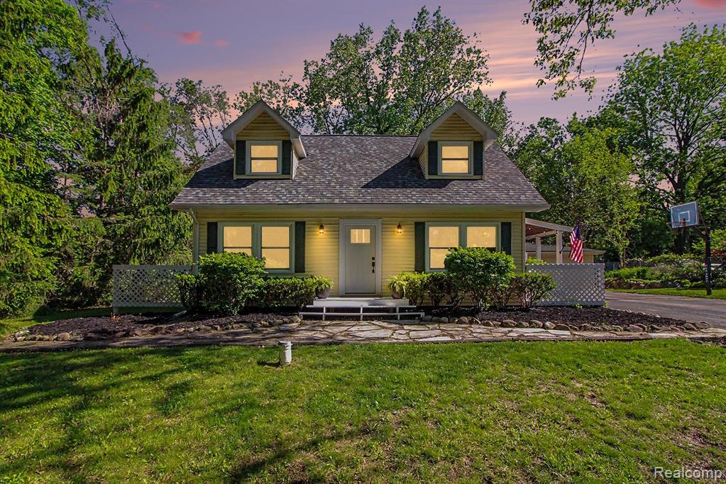 5070 W Harvard Avenue, Clarkston, MI 48348 — front exterior