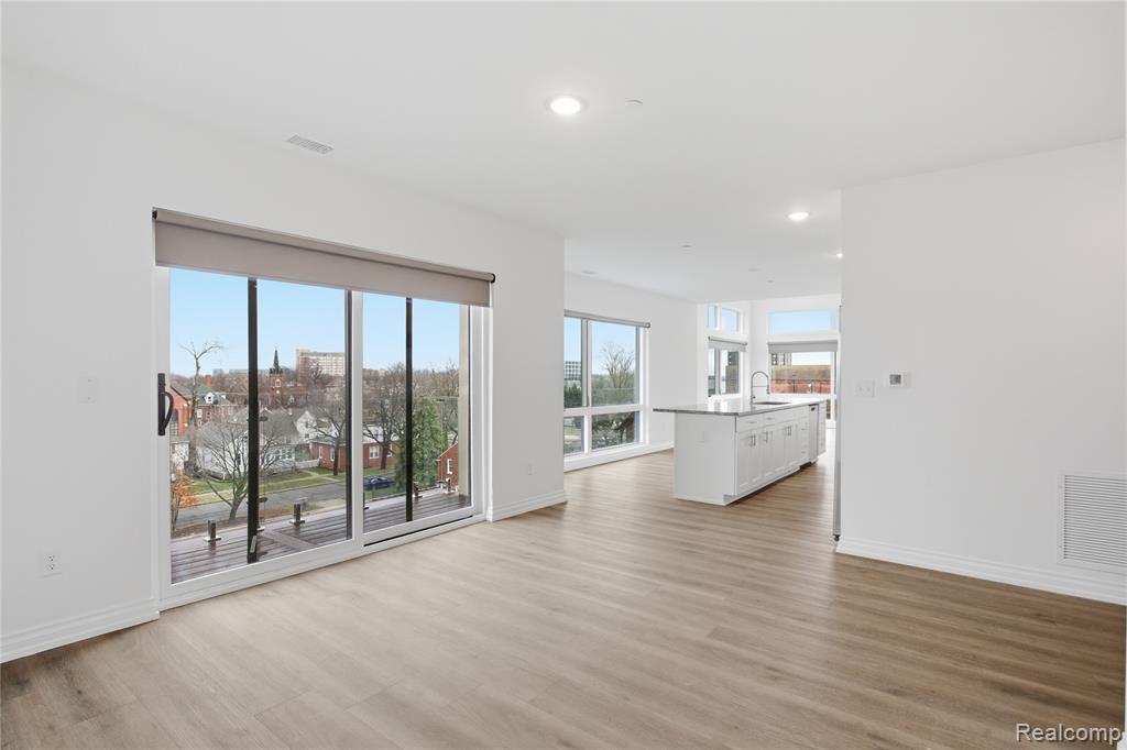 166 Oak st Street, Wyandotte, MI, 48192