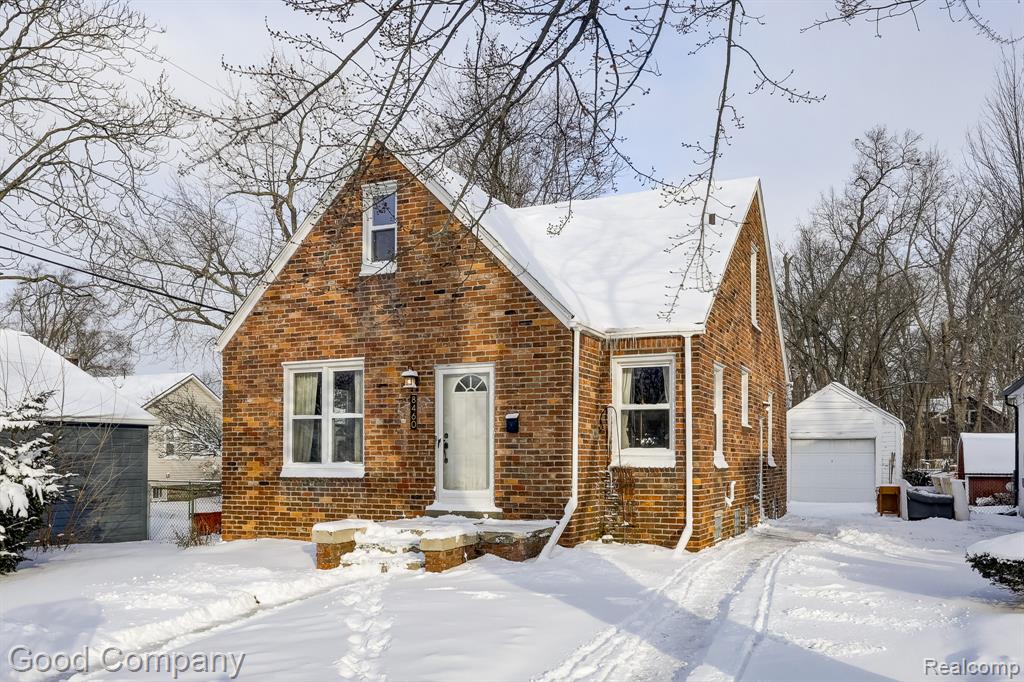 8460 Kenberton Drive, Oak Park, MI 48237 — Photo 47