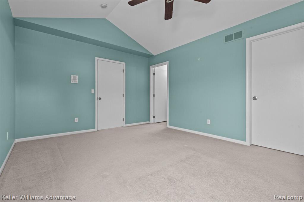 2527 PINE Drive, Wixom, MI 48393 — Photo 24