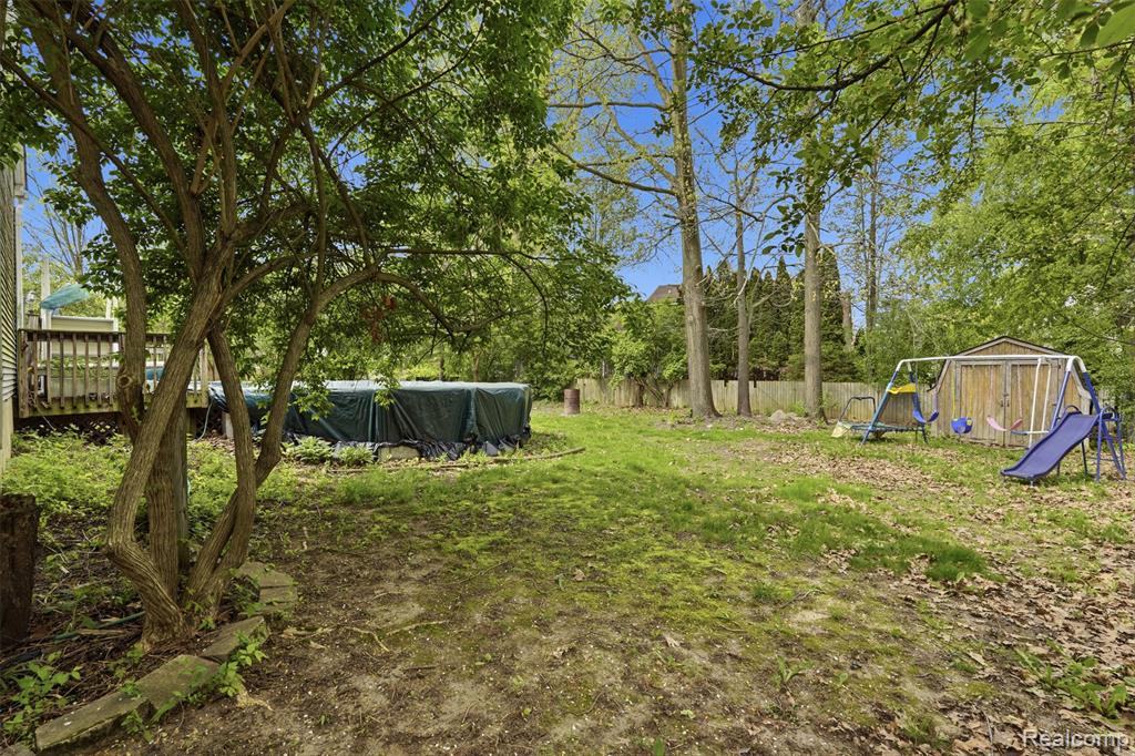 9293 Wildwood Lake Drive, Whitmore Lake, MI 48189 — Photo 31